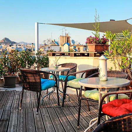 Bachelor Penthouse With Roof Garden Access, 15 M Walk To Acropolis Αθήνα