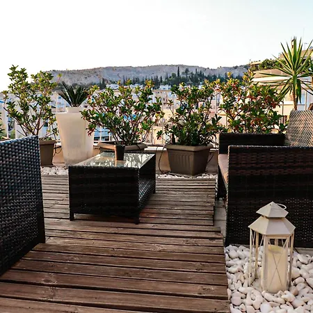 Bachelor Penthouse With Roof Garden Access, 15 M Walk To Acropolis Αθήνα